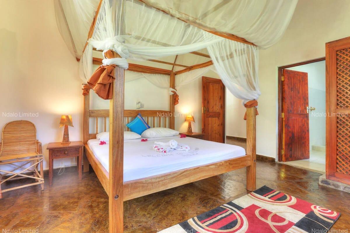 5 Bed Villa with Garden at Watamu - 10