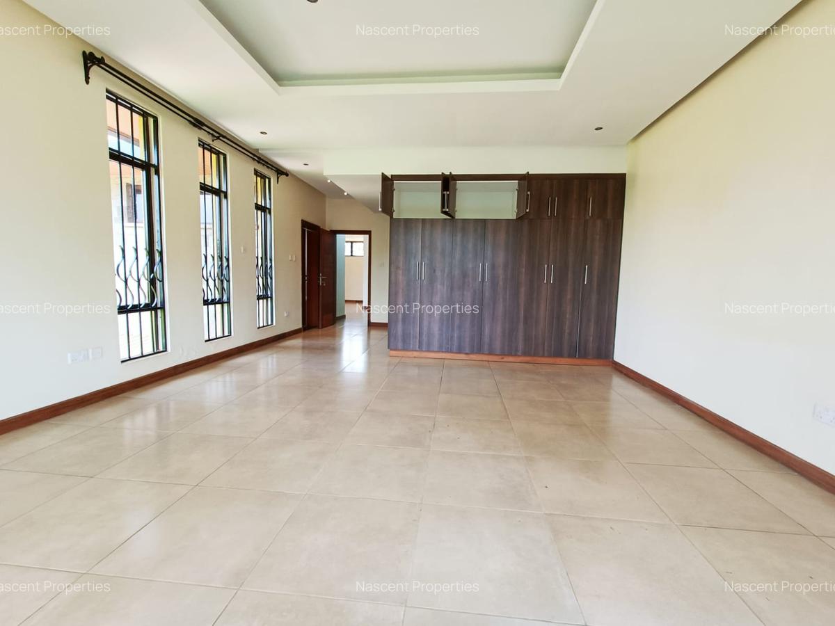 4 Bed Villa with En Suite in Runda - 9