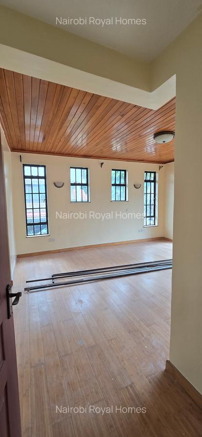 5 Bed Townhouse with En Suite at Lavington Green - 18