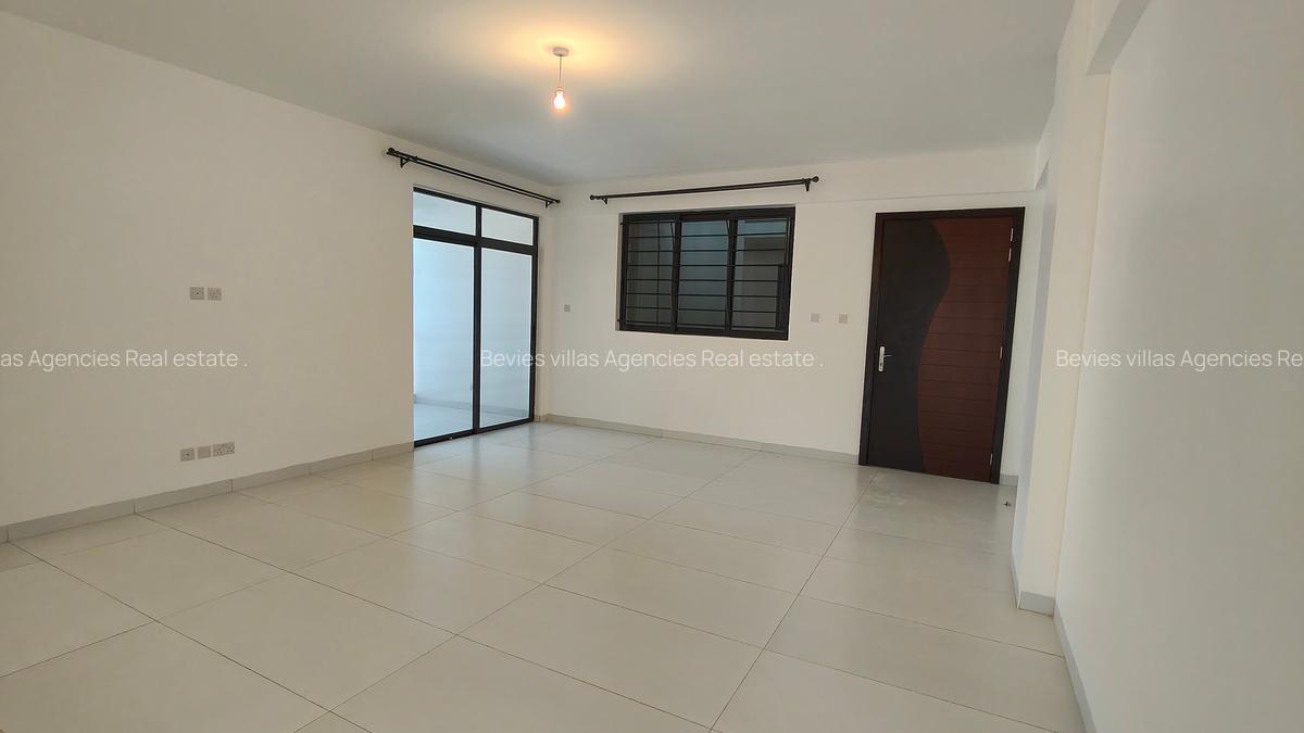 4 Bed Apartment with En Suite at Parklands - 3