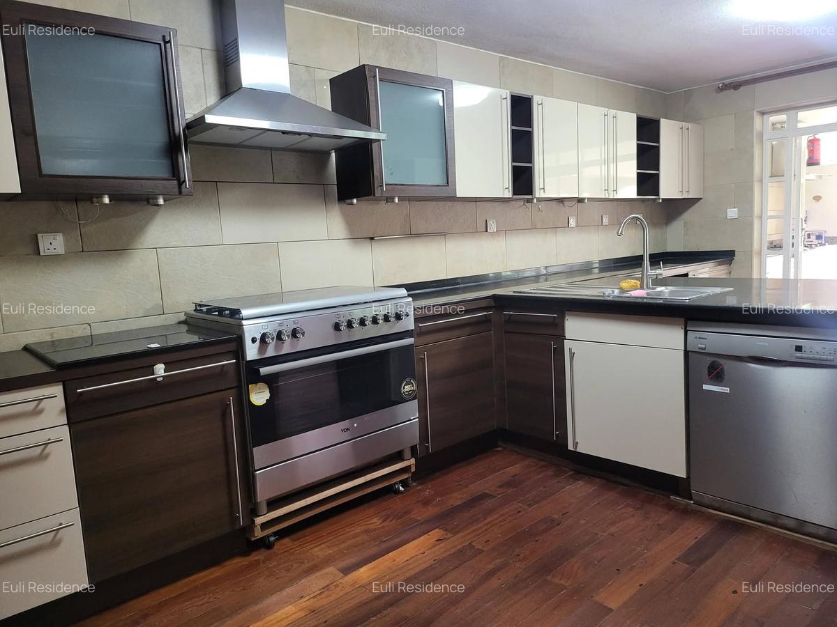4 Bed House with En Suite at Mimosa Close - 3