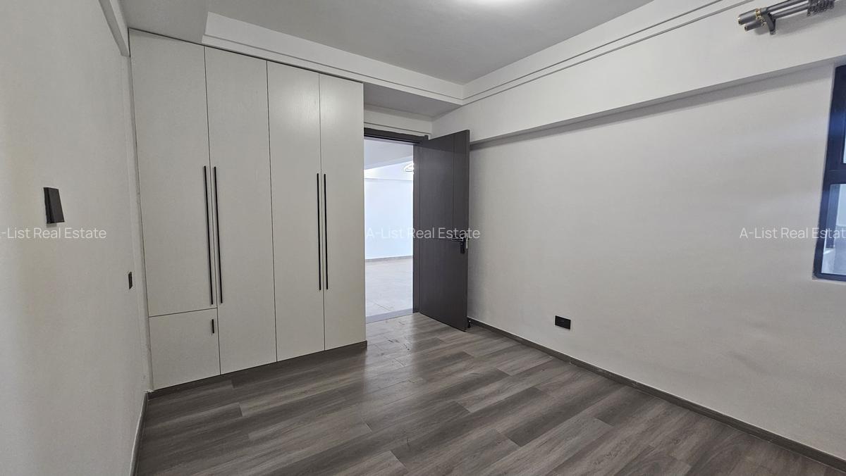 2 Bed Apartment with En Suite at Valley Arcade - 4