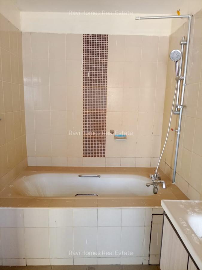 4 Bed Apartment with En Suite in Kilimani - 13