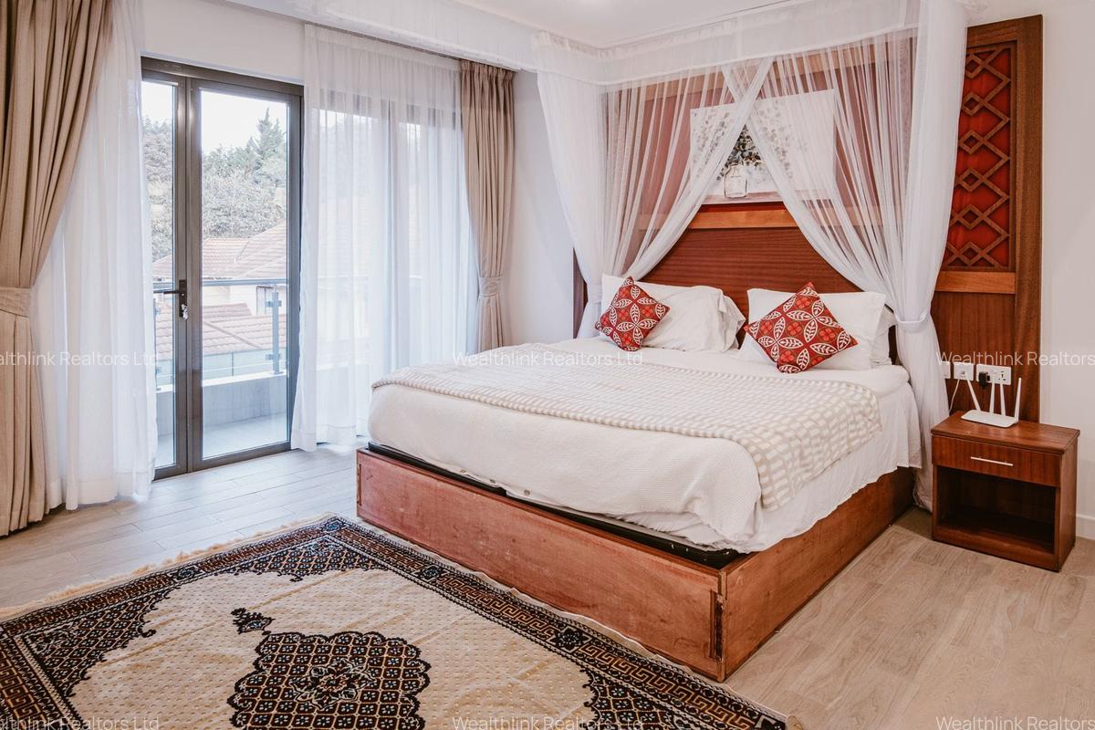 4 Bed Townhouse with En Suite at Two Rivers - 17