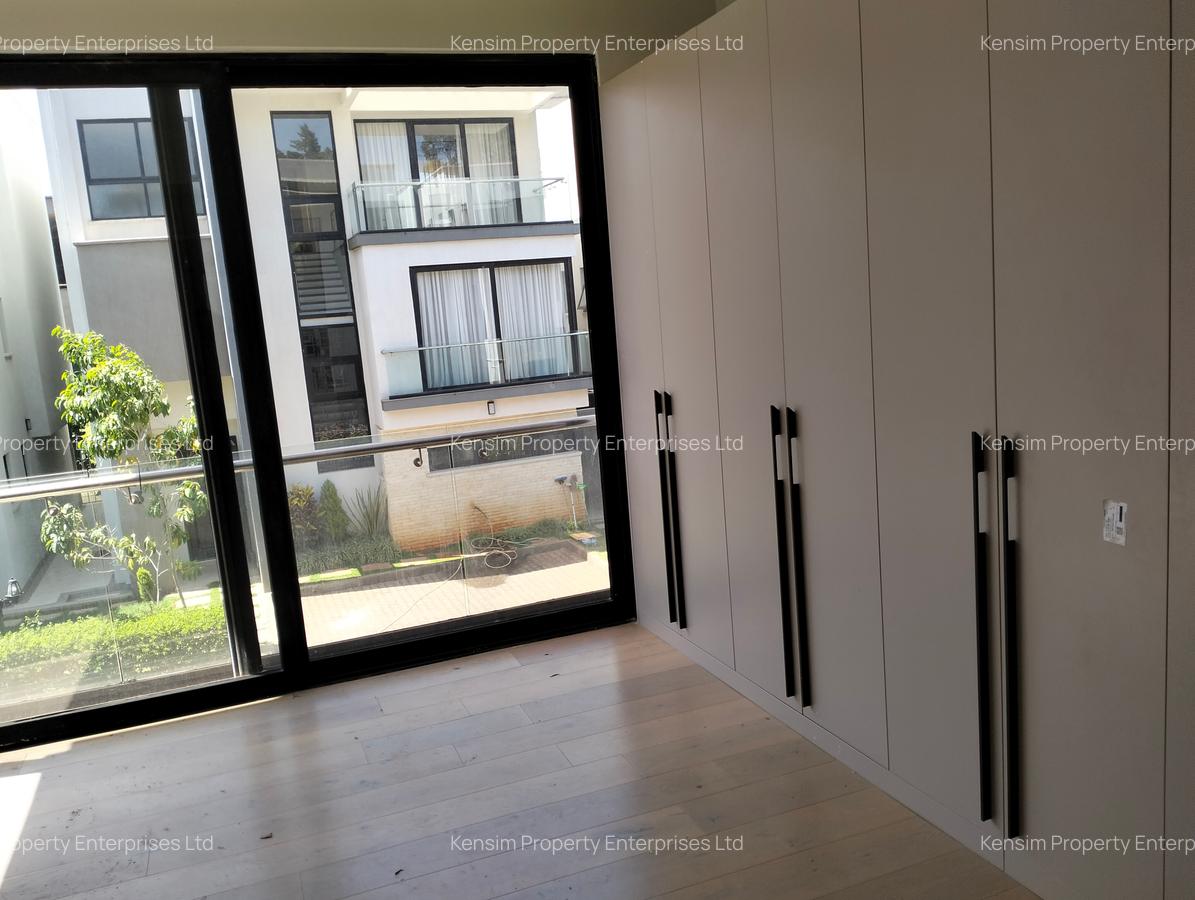 4 Bed Townhouse with En Suite in Lavington - 16