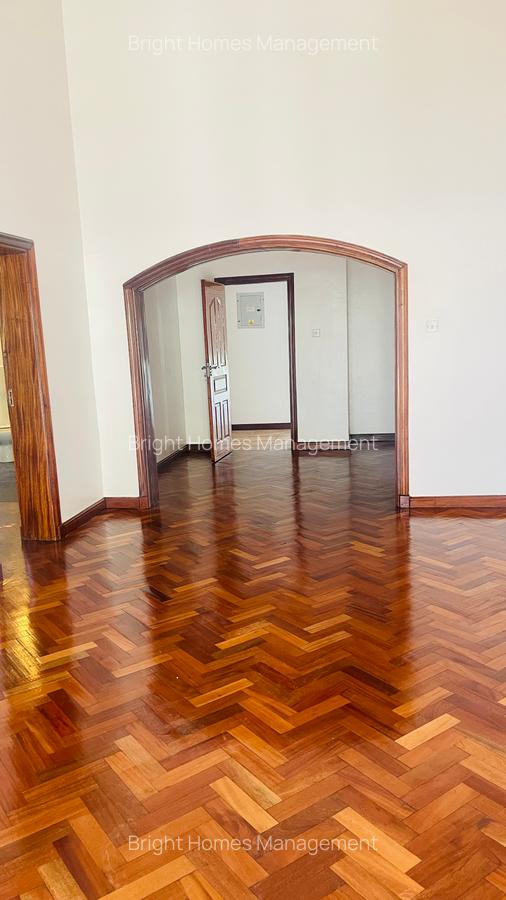 5 Bed Townhouse with En Suite in Lavington - 7