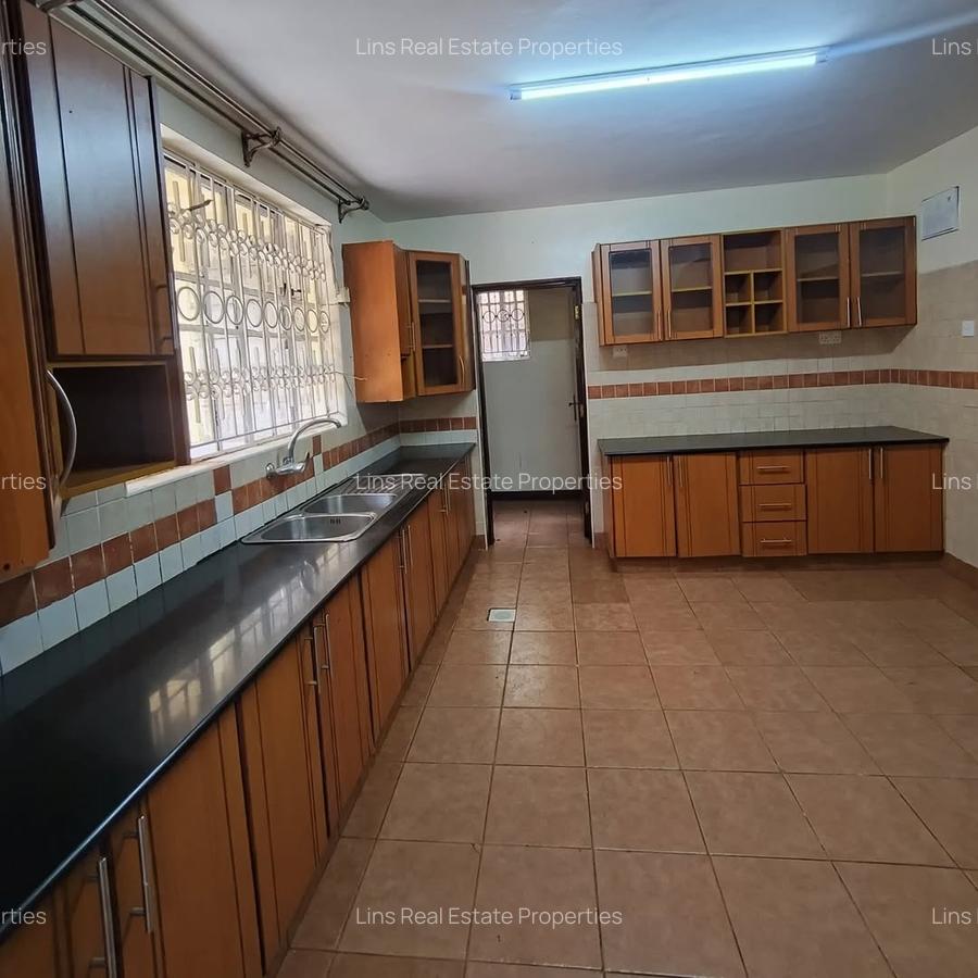 4 Bed Townhouse with En Suite in Kileleshwa - 4