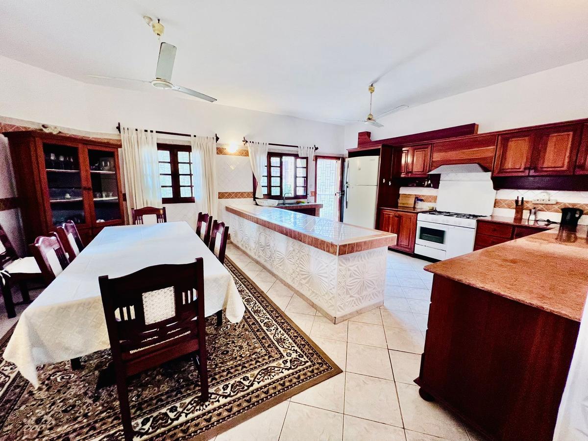 5 Bed Villa with En Suite in Watamu - 14