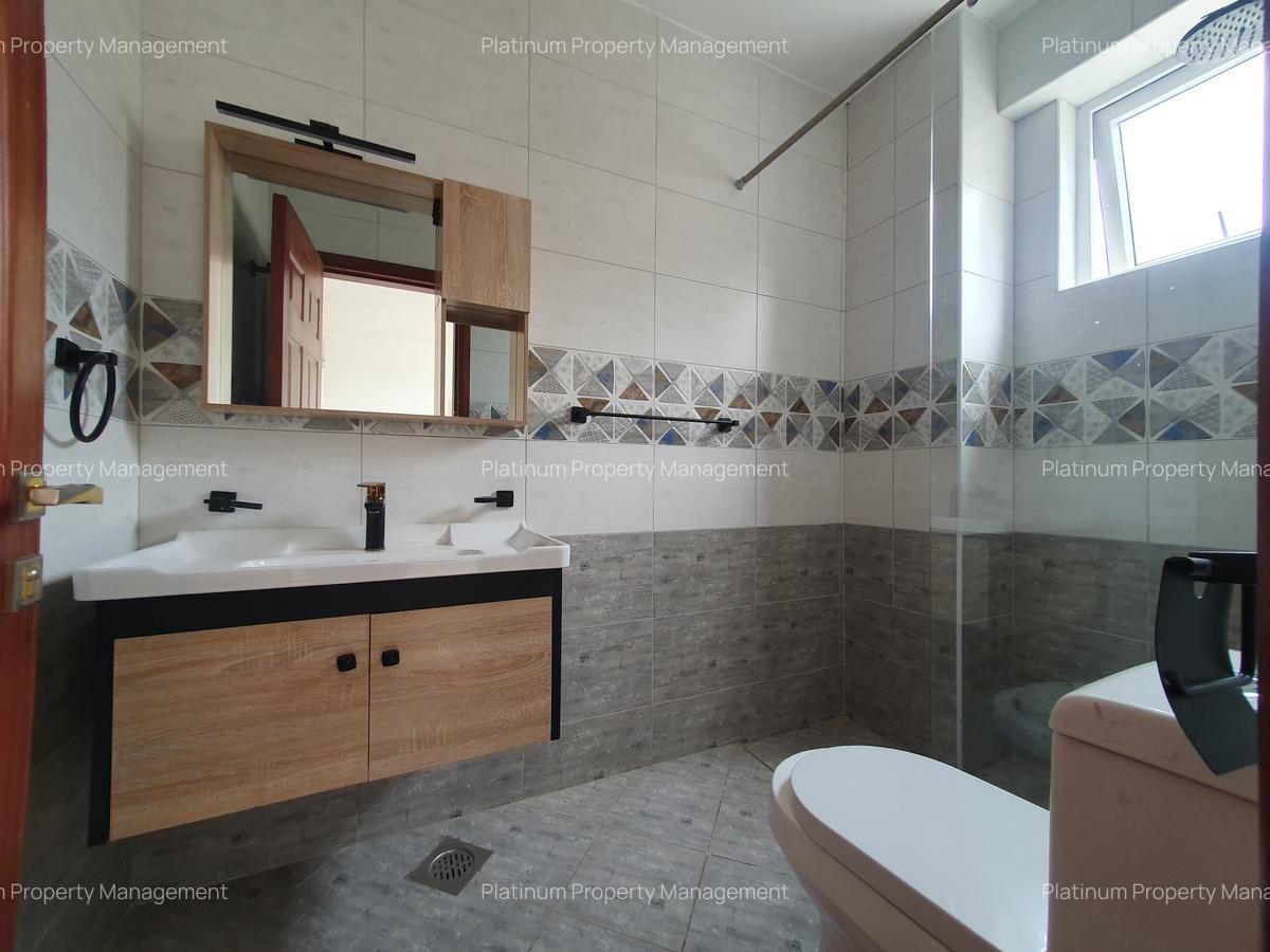 3 Bed Apartment with En Suite in General Mathenge - 14