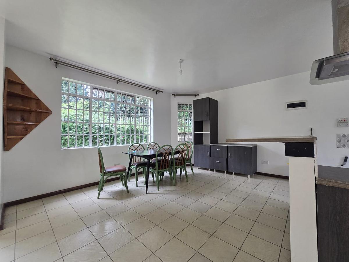 4 Bed House with En Suite in Spring Valley - 3