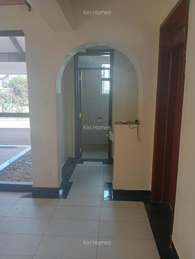 5 Bed Townhouse with En Suite in Karen Hardy - 8