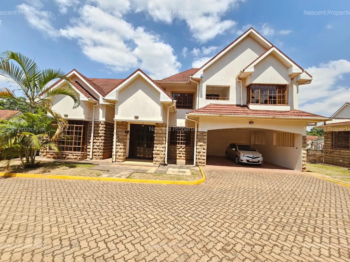 4 Bed House with En Suite in Rosslyn - 1