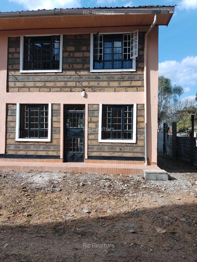 2 Bed House with Garden at Fairacres - 2