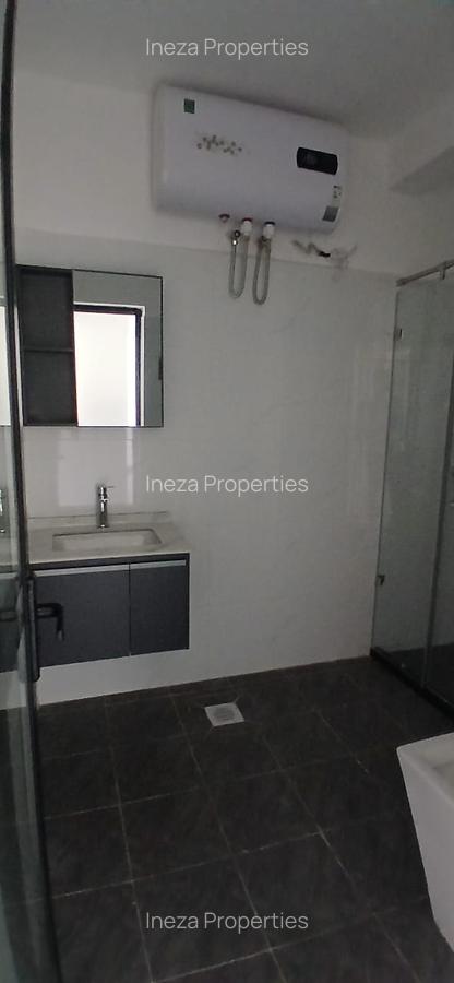 1 Bed Apartment with Gym in Kilimani - 4