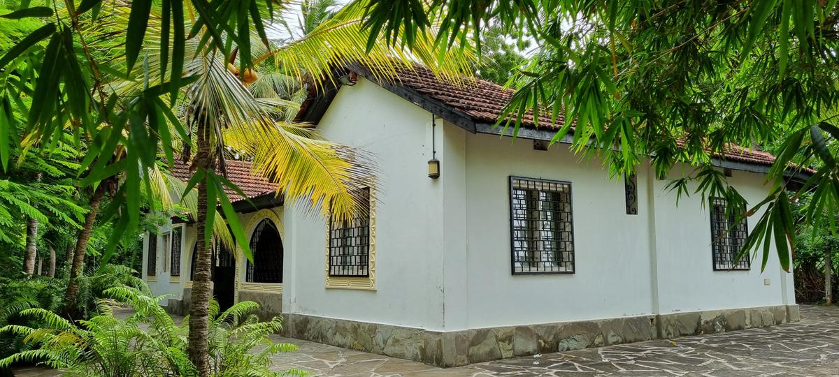 3 Bed House with En Suite at Kanamai - 4