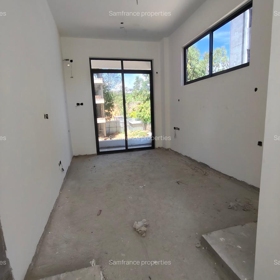 Serviced Studio Apartment with En Suite at Serena Road - 12