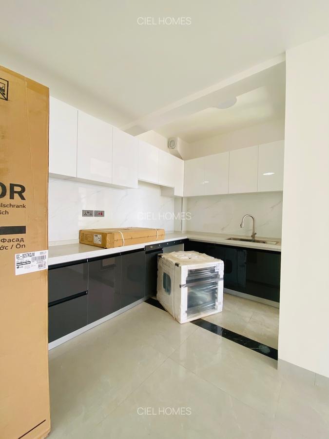 4 Bed Apartment with En Suite at Chania Avenue - 4