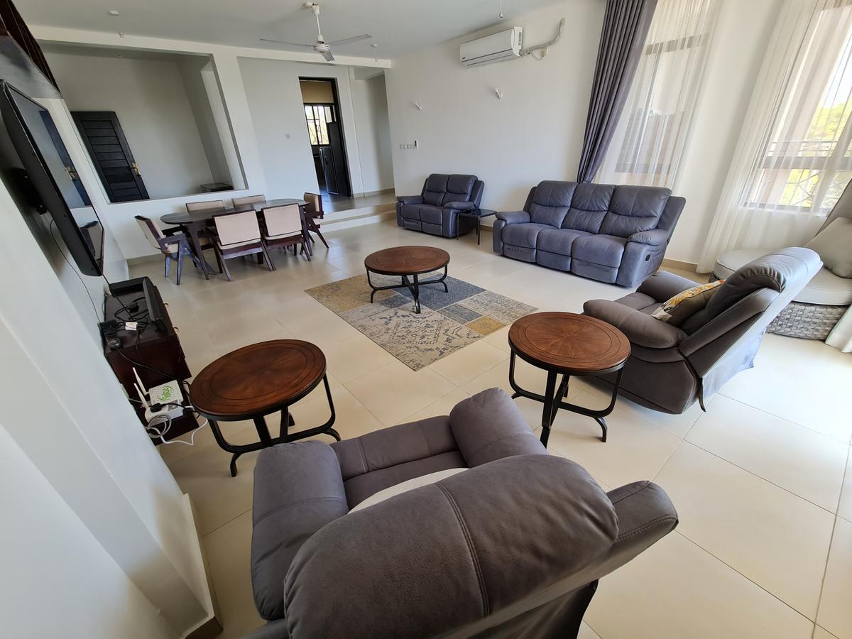 Furnished 3 Bed Apartment with En Suite in Nyali Area - 8