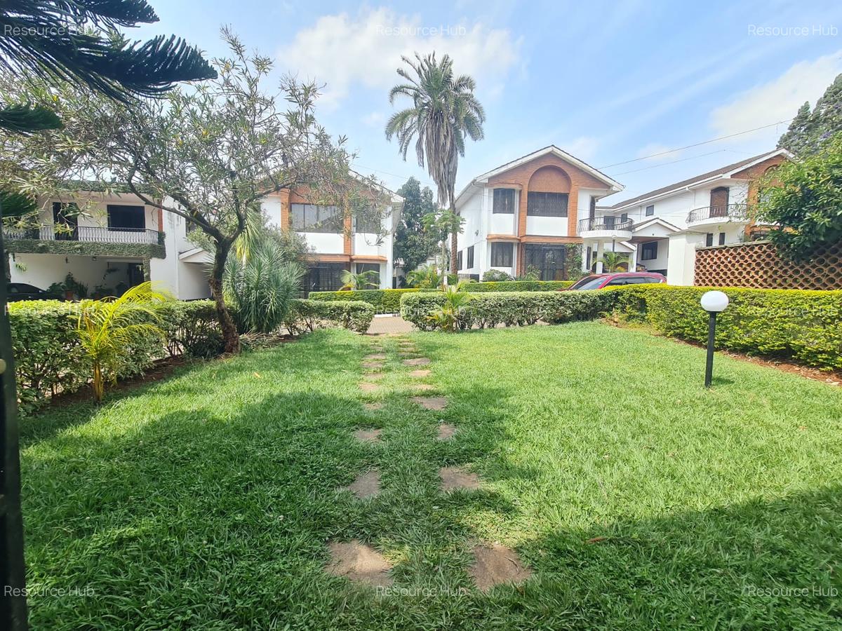 5 Bed Townhouse with En Suite at Off Argwings Kkodhek - 1