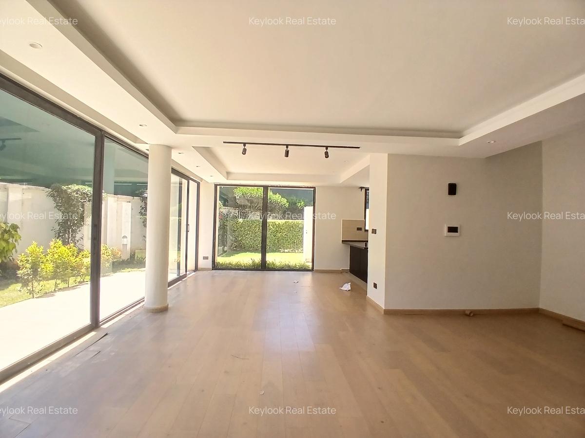 4 Bed Townhouse with En Suite at Lavington Green - 20