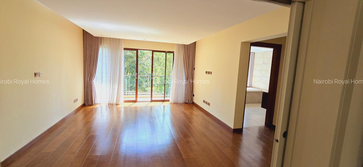 5 Bed Townhouse with En Suite at Off Convent Drive - 20