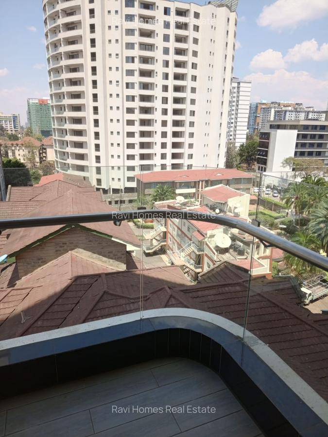 1 Bed Apartment with Swimming Pool in Kilimani - 3