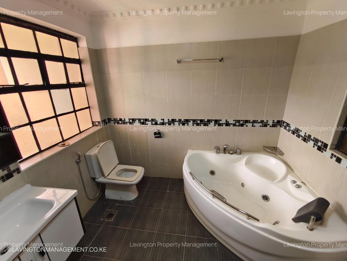 5 Bed Townhouse with En Suite at Lavington Green - 13