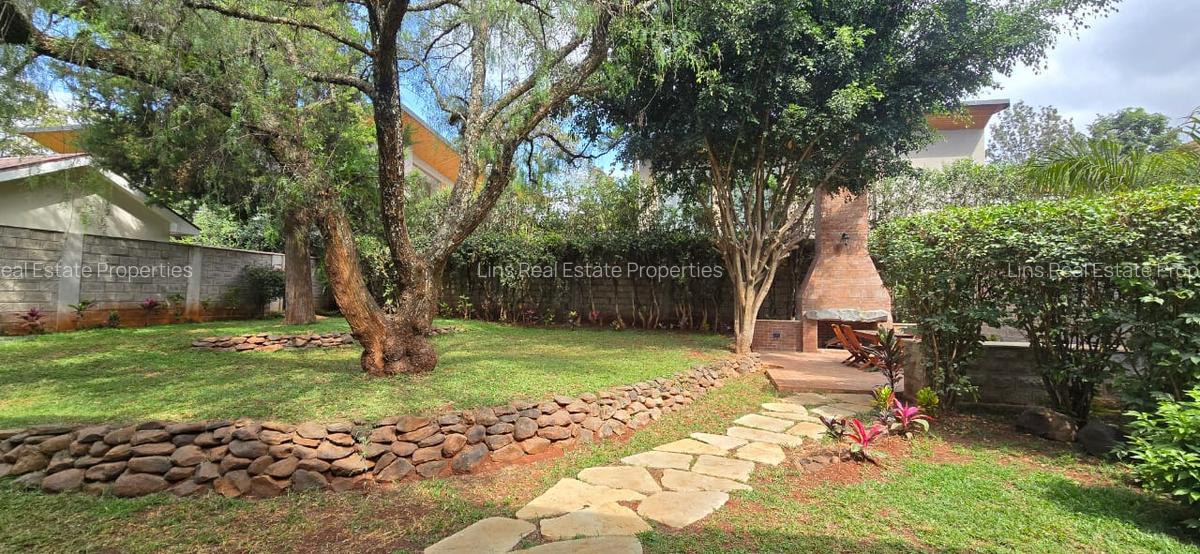 4 Bed House with En Suite in Lavington - 4