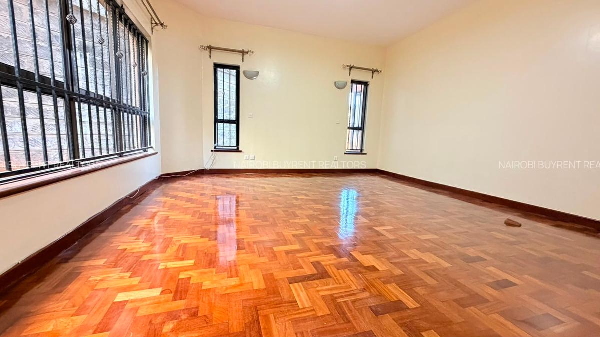 4 Bed Apartment with En Suite in Westlands Area - 9