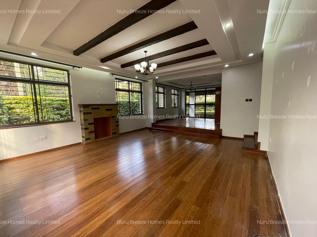 5 Bed Townhouse with En Suite in Lavington - 2