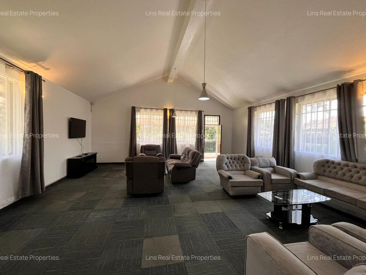 4 Bed House with En Suite in Nyari - 5