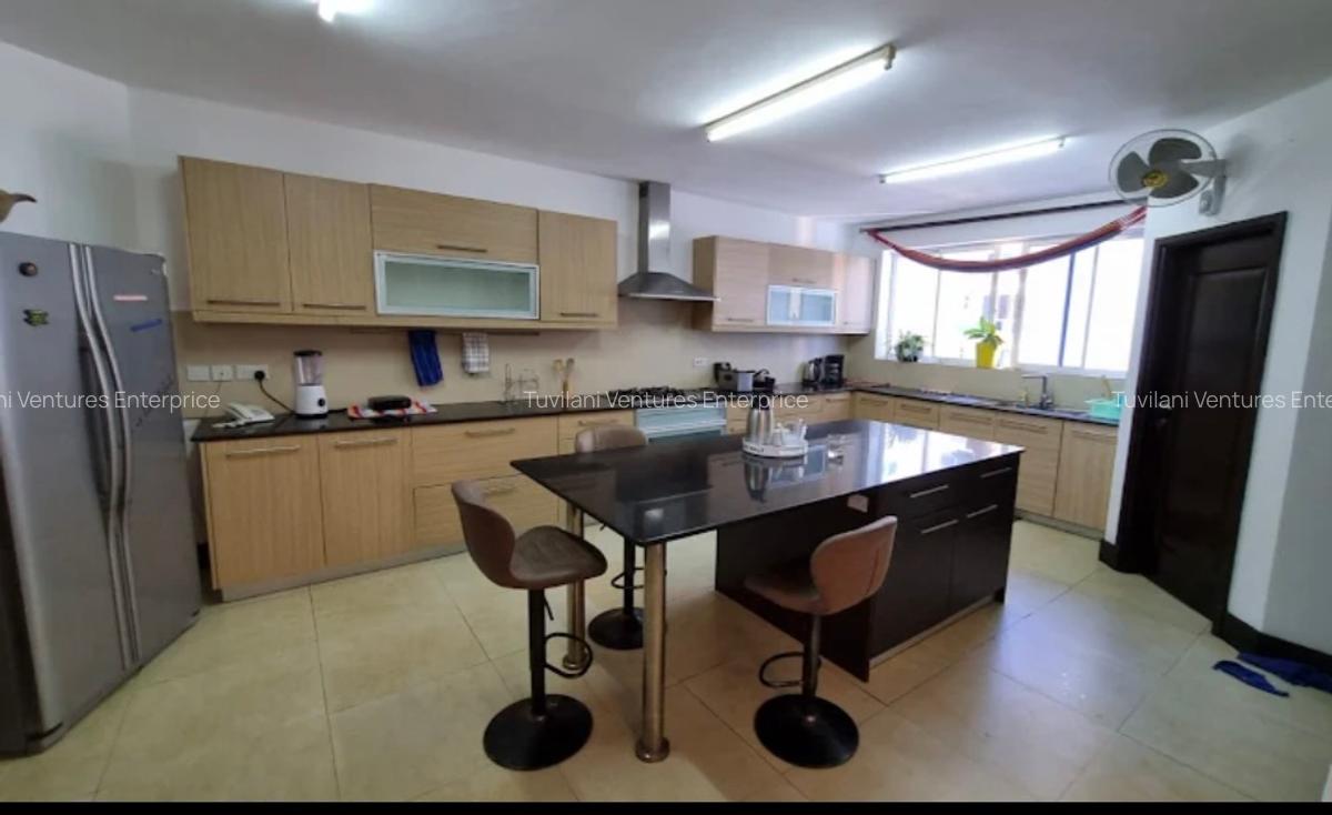 Serviced 4 Bed Apartment with En Suite at Nyali Mombasa - 10