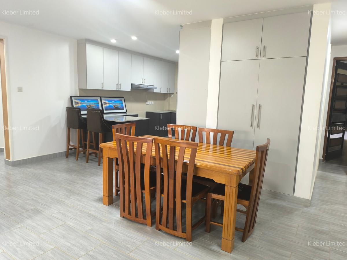 2 Bed Apartment with En Suite at Lavington - 6