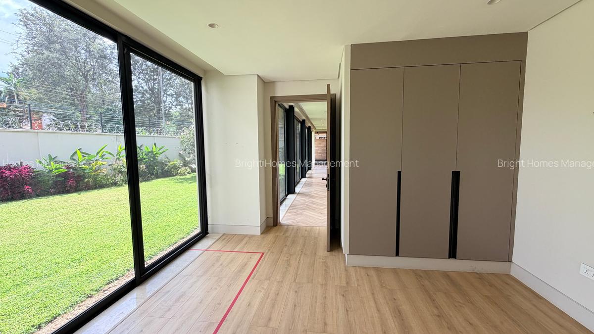 5 Bed Townhouse with En Suite in Westlands Area - 8