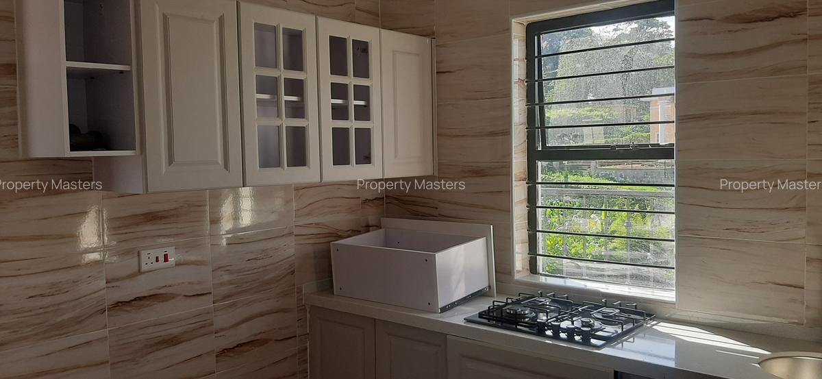 4 Bed House with En Suite at Centre Piece - 9