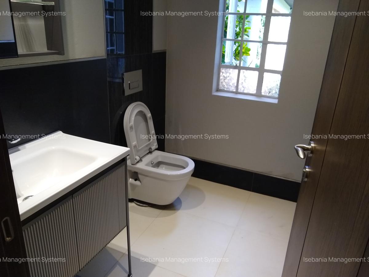 5 Bed House with En Suite at Panafric Avenue - 11