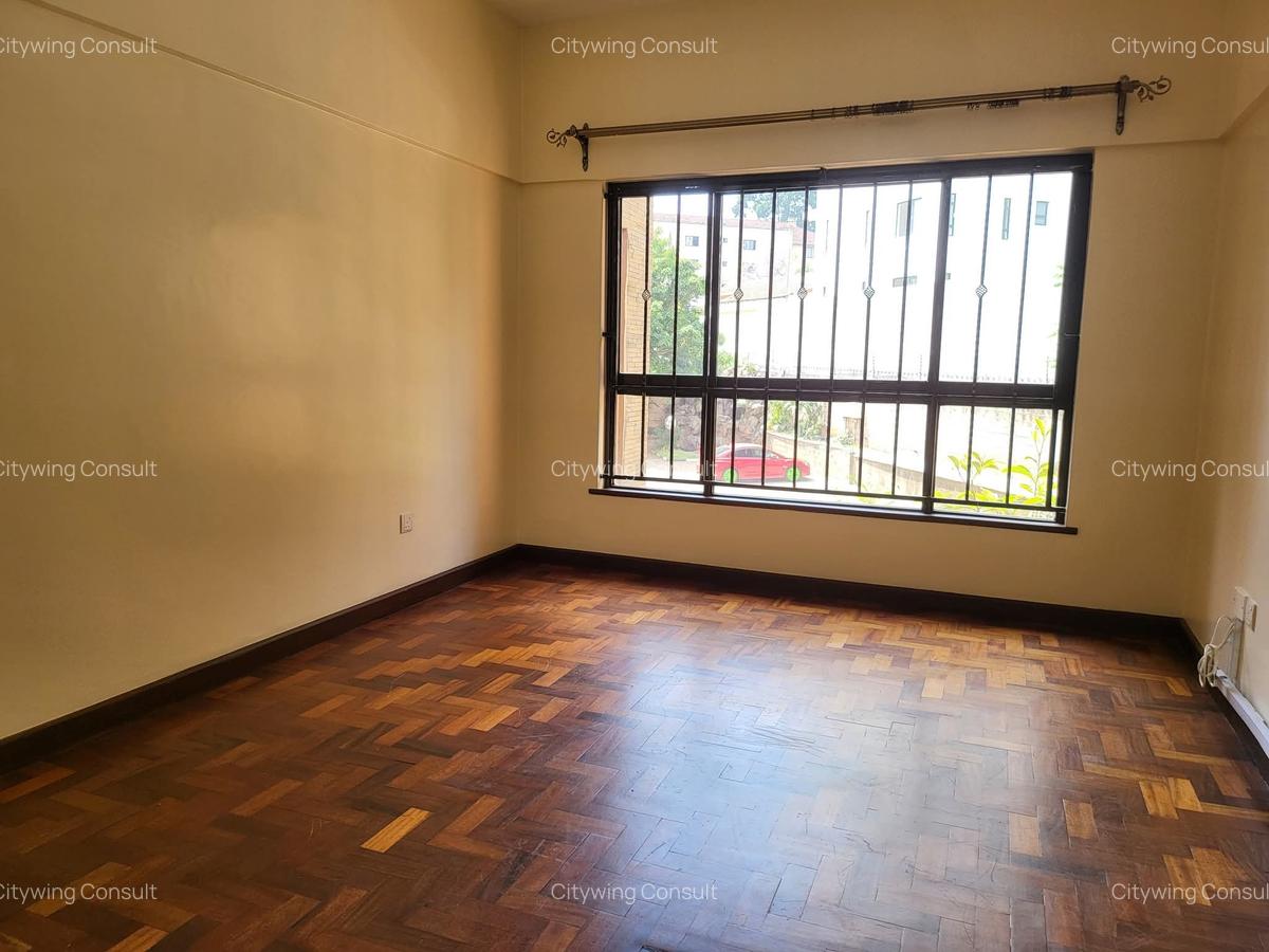 4 Bed Apartment with En Suite at Brookside Garden - 8