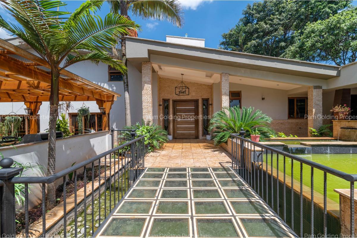 7 Bed House with En Suite in Kyuna - 19