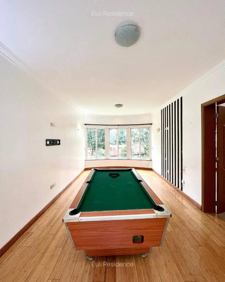 4 Bed Townhouse with En Suite at Riverside Drive - 2
