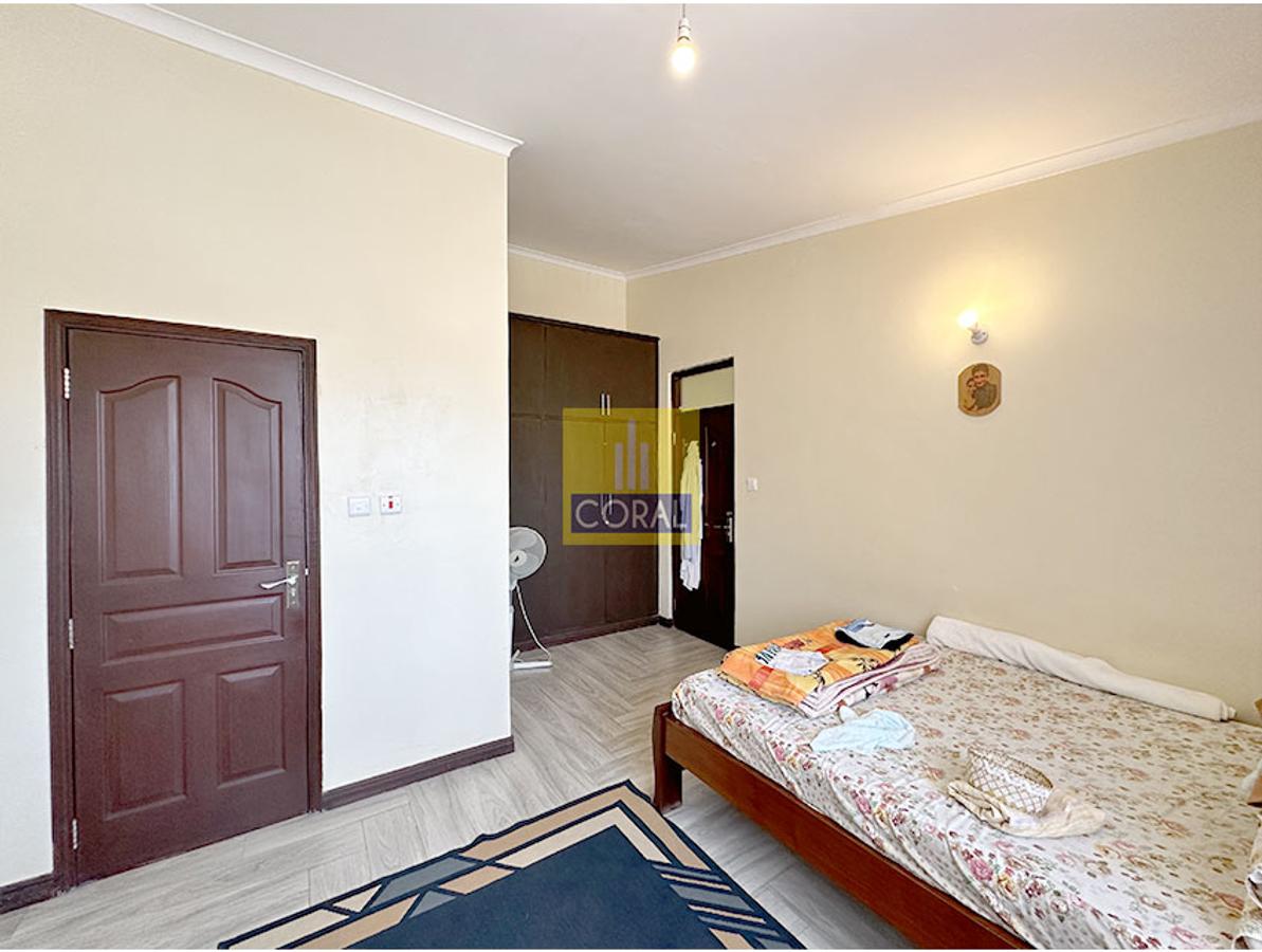 3 Bed Apartment in Parklands - 13