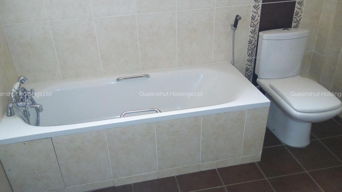 3 Bed Apartment with En Suite in Westlands Area - 17