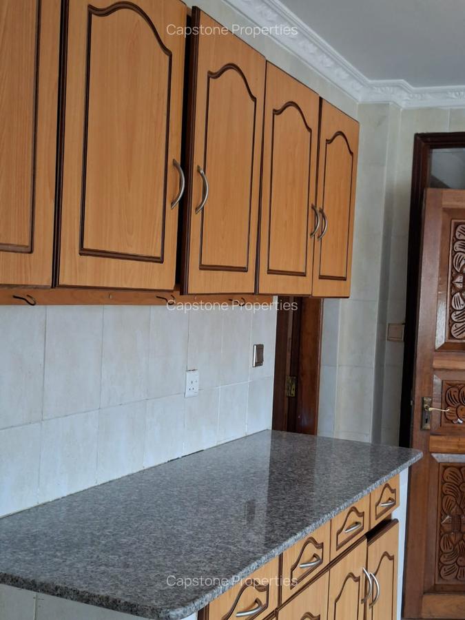 5 Bed House with En Suite in Runda - 20