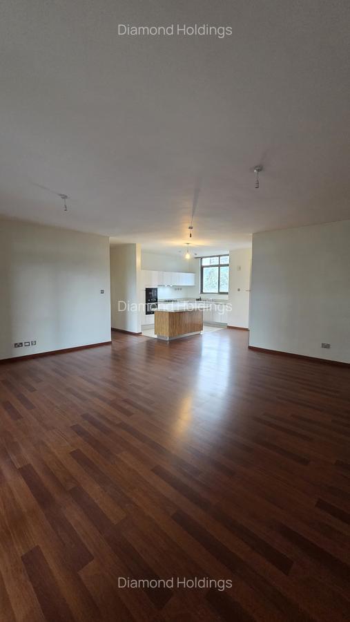 3 Bed Apartment with En Suite at Parklands - 15