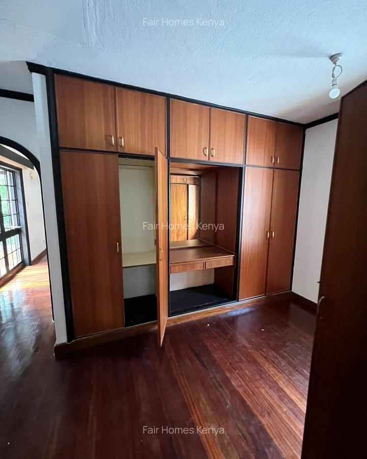 4 Bed Townhouse with En Suite at Riverside Drive - 10