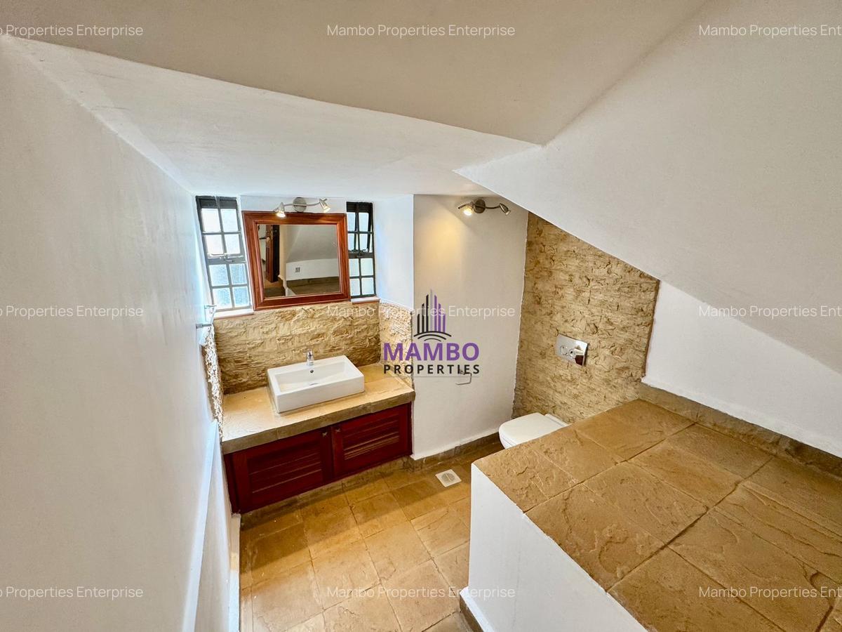 4 Bed Townhouse with En Suite at Peponi Rd - 9