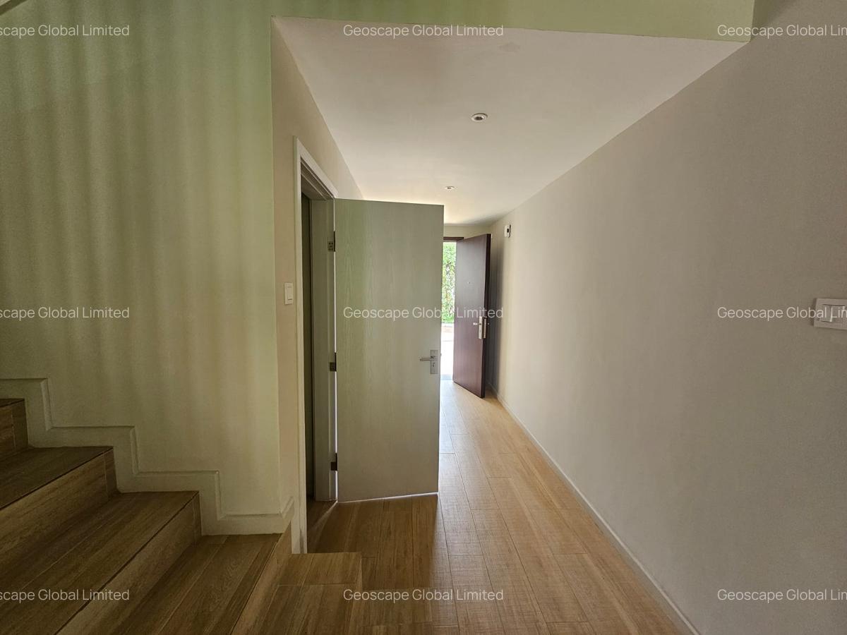 5 Bed Townhouse with En Suite in Spring Valley - 7