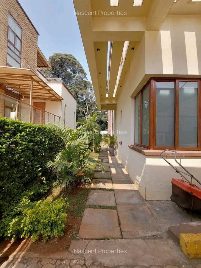 6 Bed Townhouse with En Suite in Lavington - 19