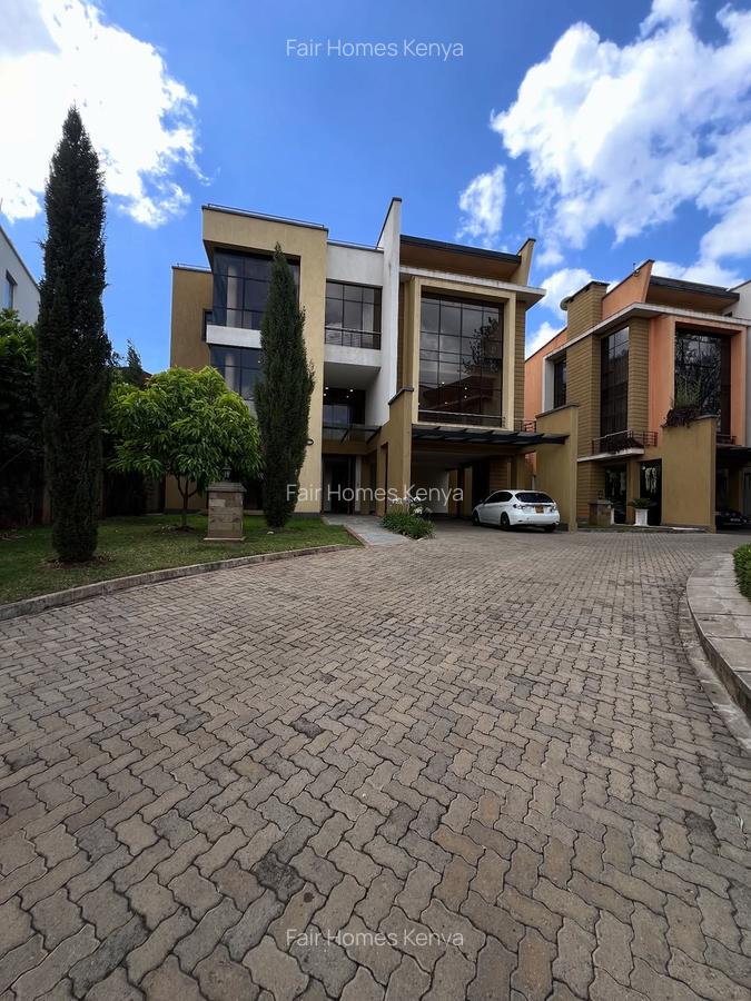 5 Bed Townhouse with En Suite at Lavington Green - 14