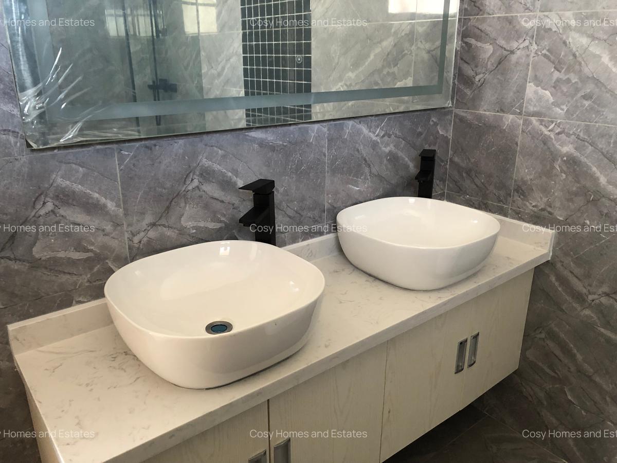 2 Bed Apartment with En Suite at Lavington - 4