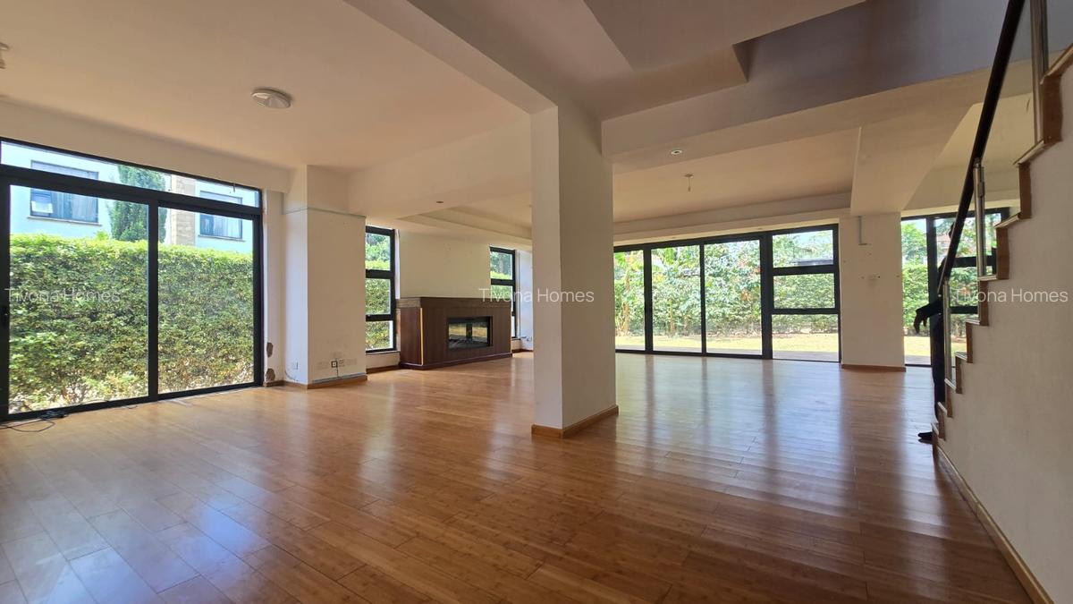 4 Bed House with En Suite in Garden Estate - 5